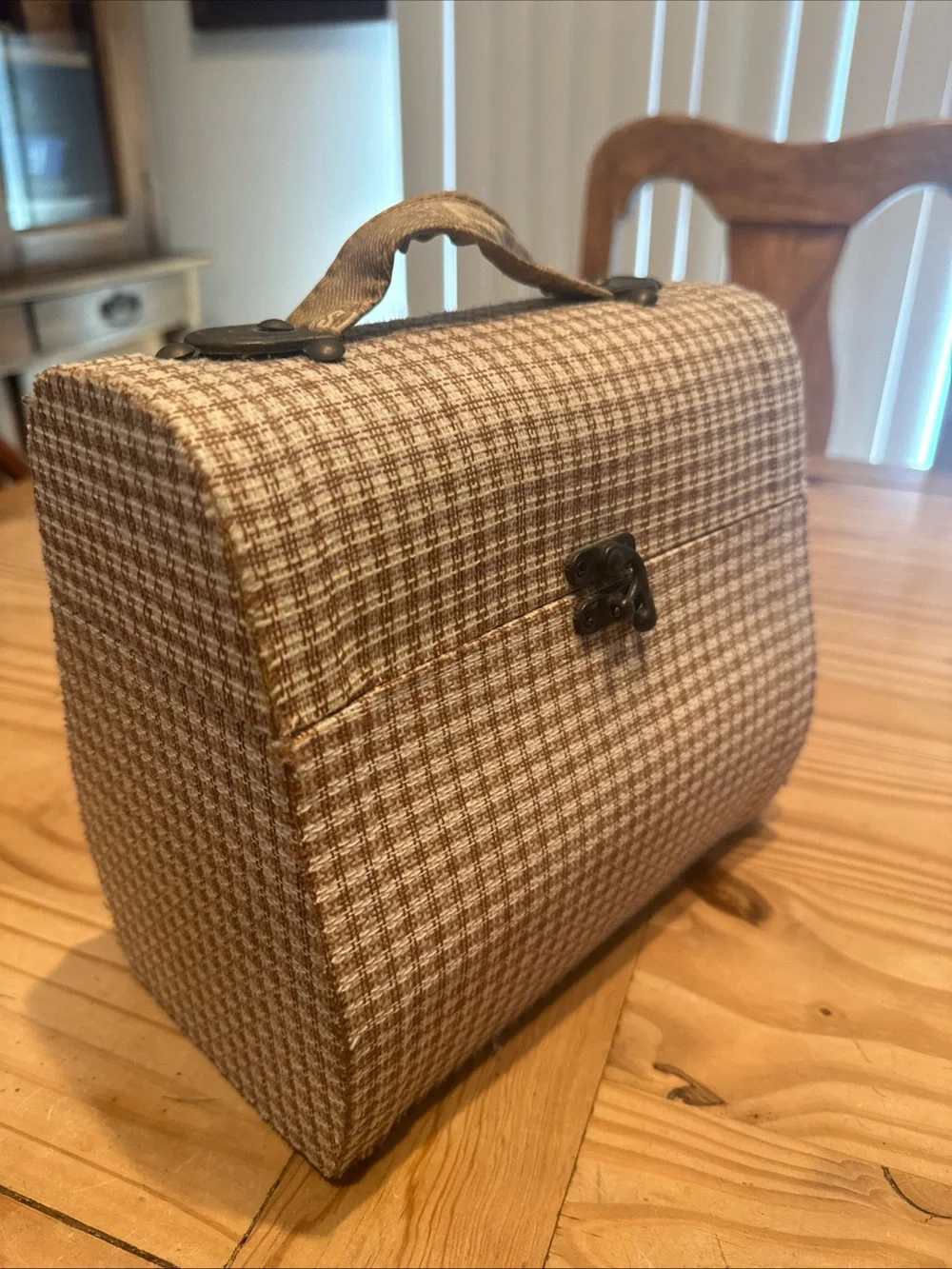 Classic Brown Tweed Men’s Carry Bag - Versatile Travel Case